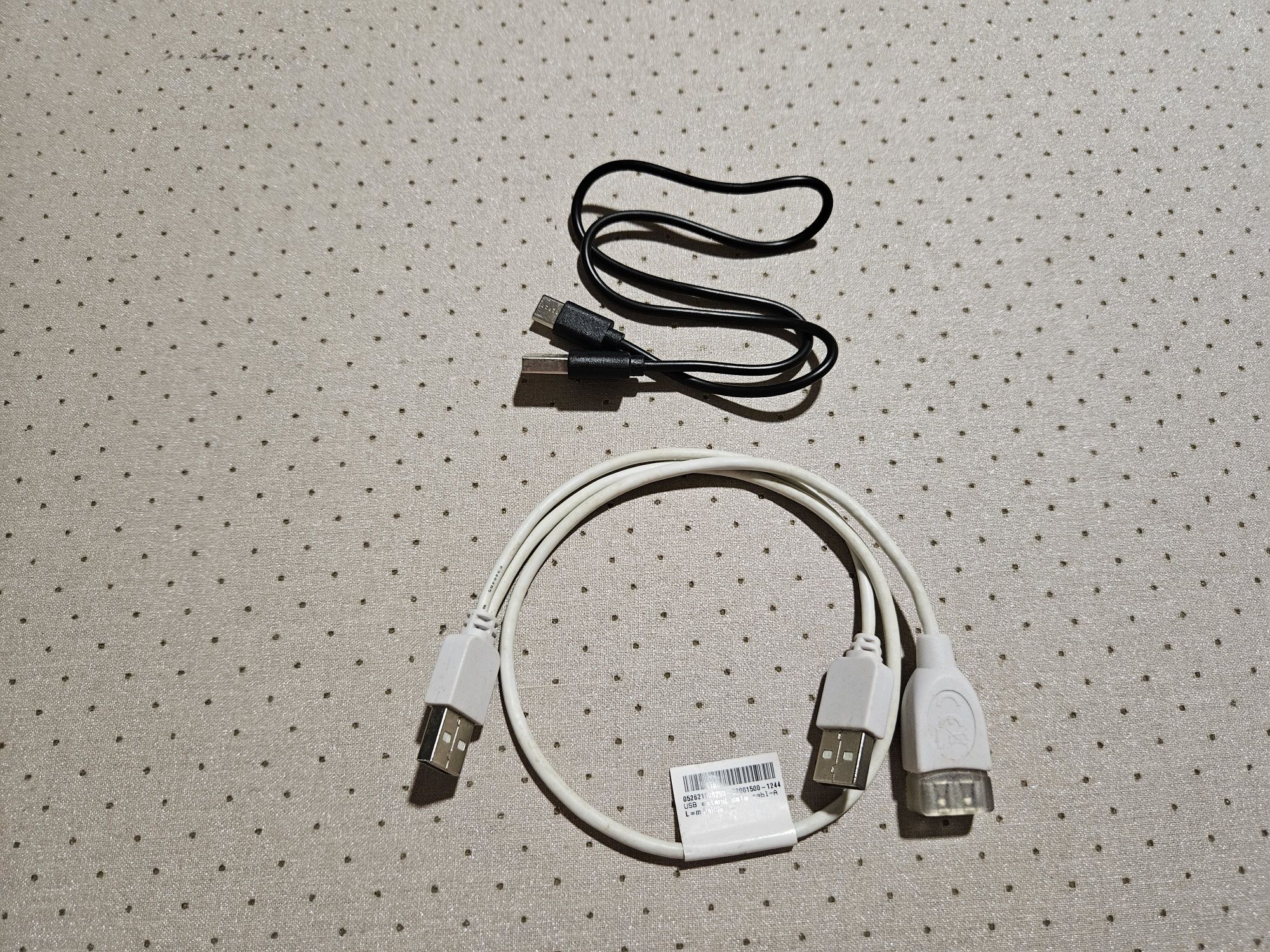 Fones Samsung e Nokia, cabo OTG, cabos micro USB e type c