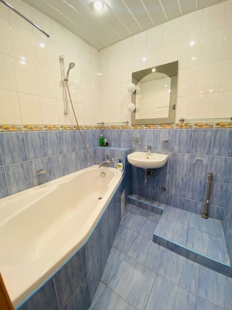 Продам 3к квартиру на Победе-6