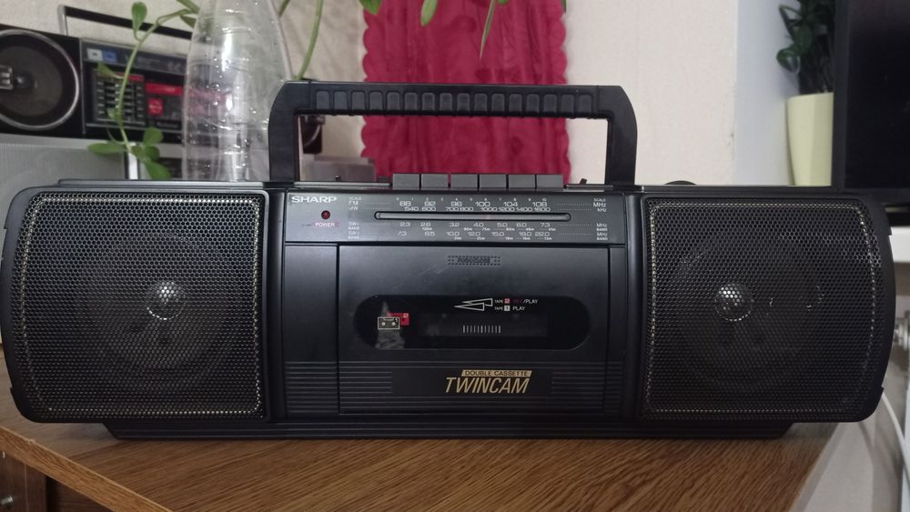 Продам касетну магнітолу SHARP wq t201z