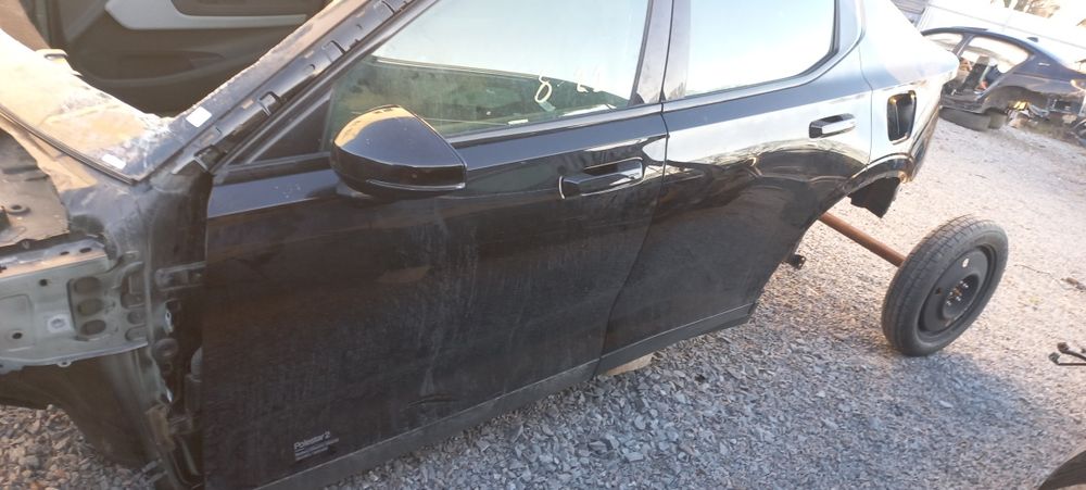 Polestar 2 двері передні задні.