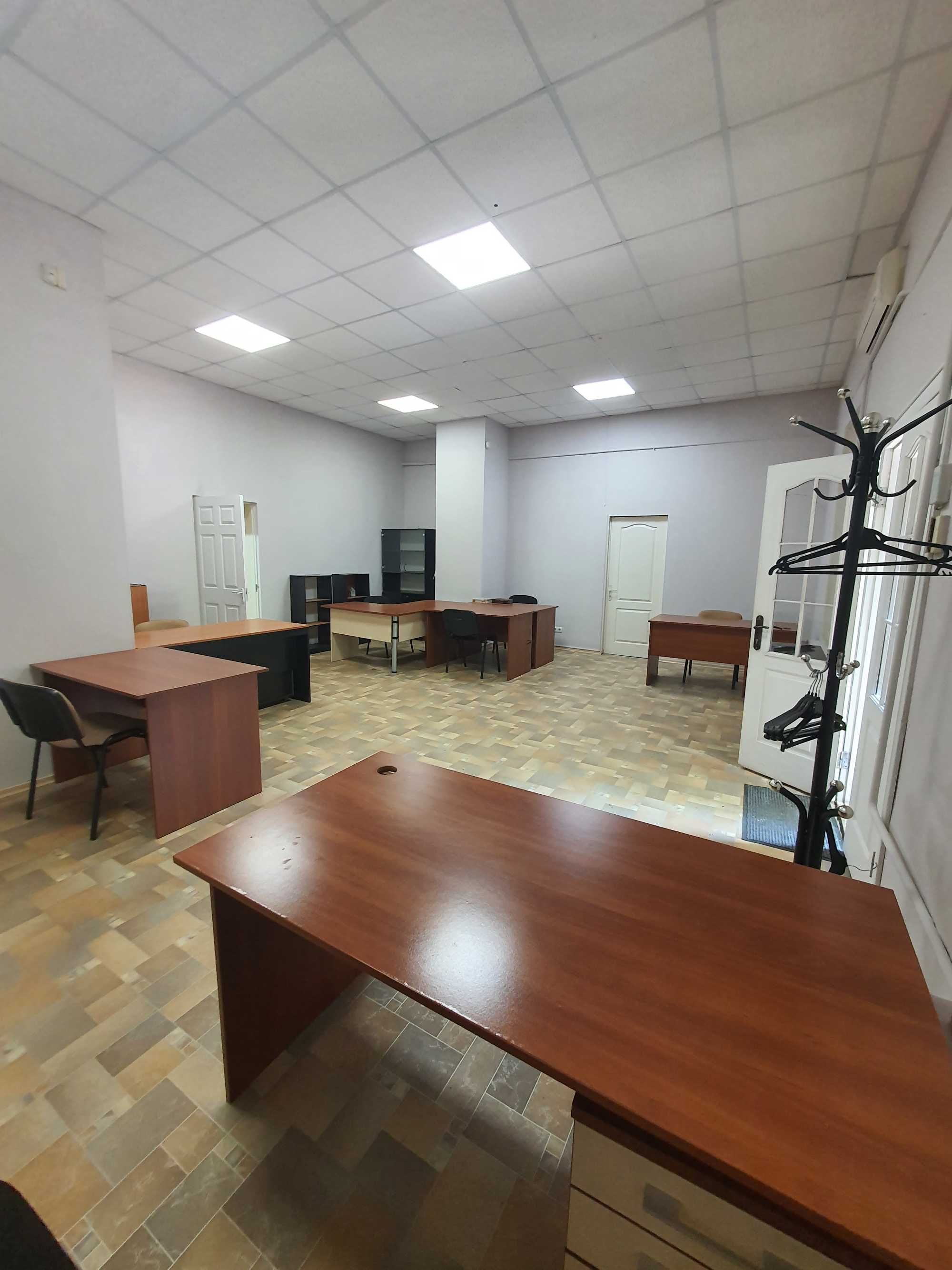 Сдам фасадный офис ул. Успенская 55 кв м