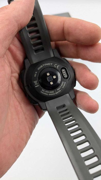 GPS-годинник Garmin Instinct