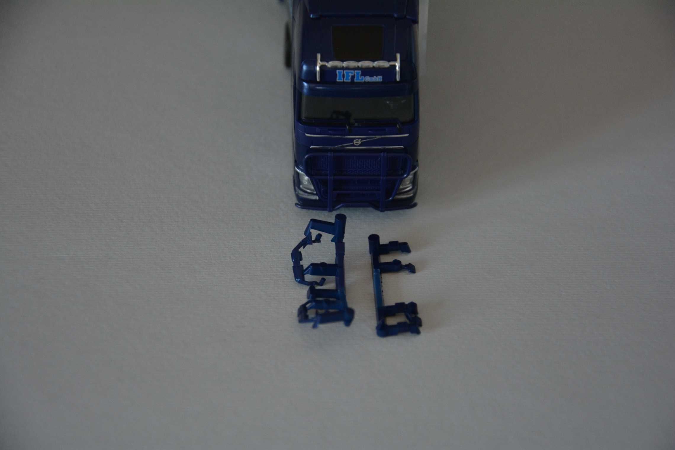 1:87 (H0) Herpa 314879 - Volvo FH GL - IFL Koln (Jubilaums Edition10)