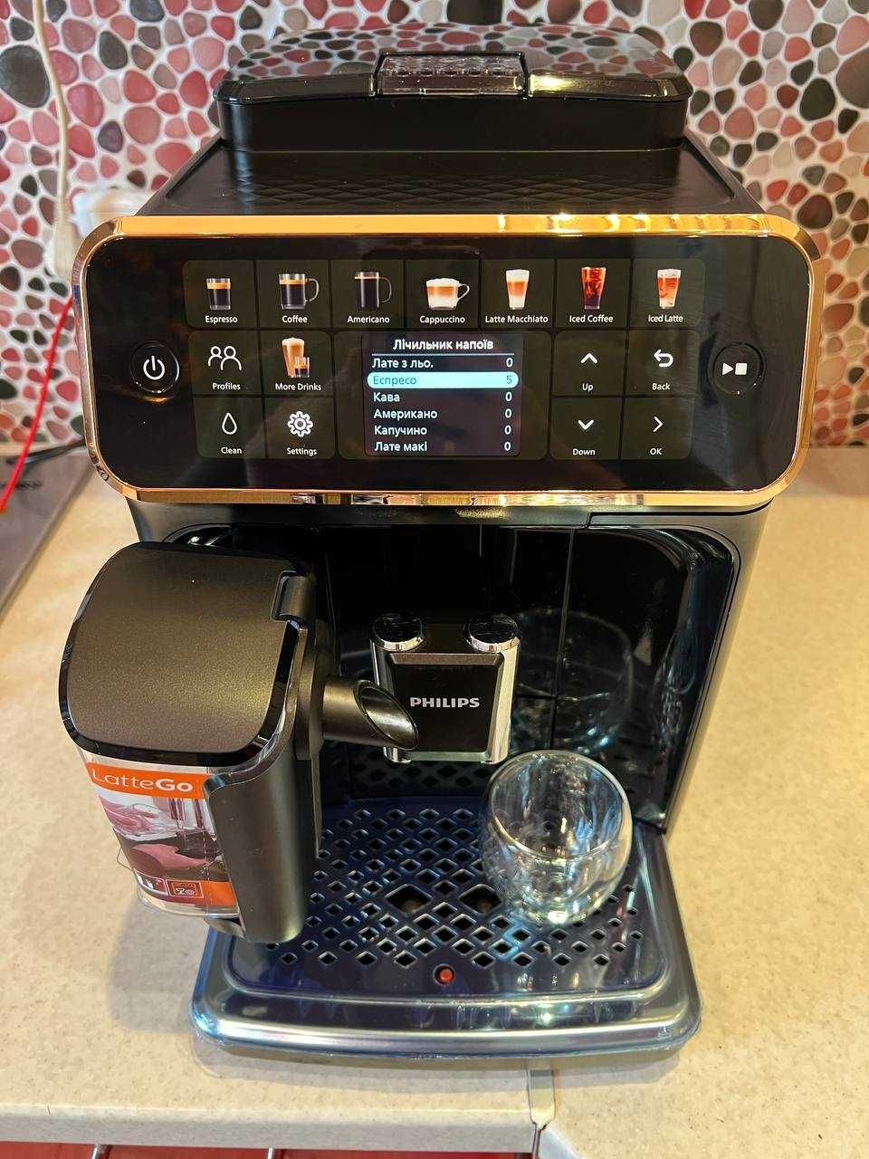 Кавова машина/кавомашинка Philips 5500 series LatteGo