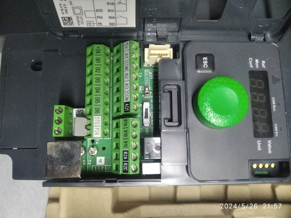ATV320U22N4C Преобразователь частоты Schneider ATV320,мощность 2,2кВт