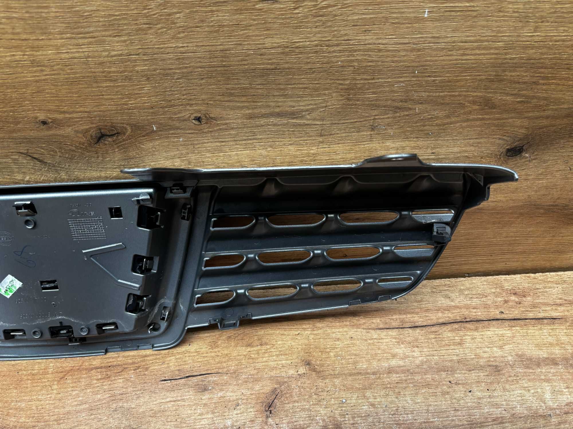 Grill atrapa zderzaka Nissan Qashqai
