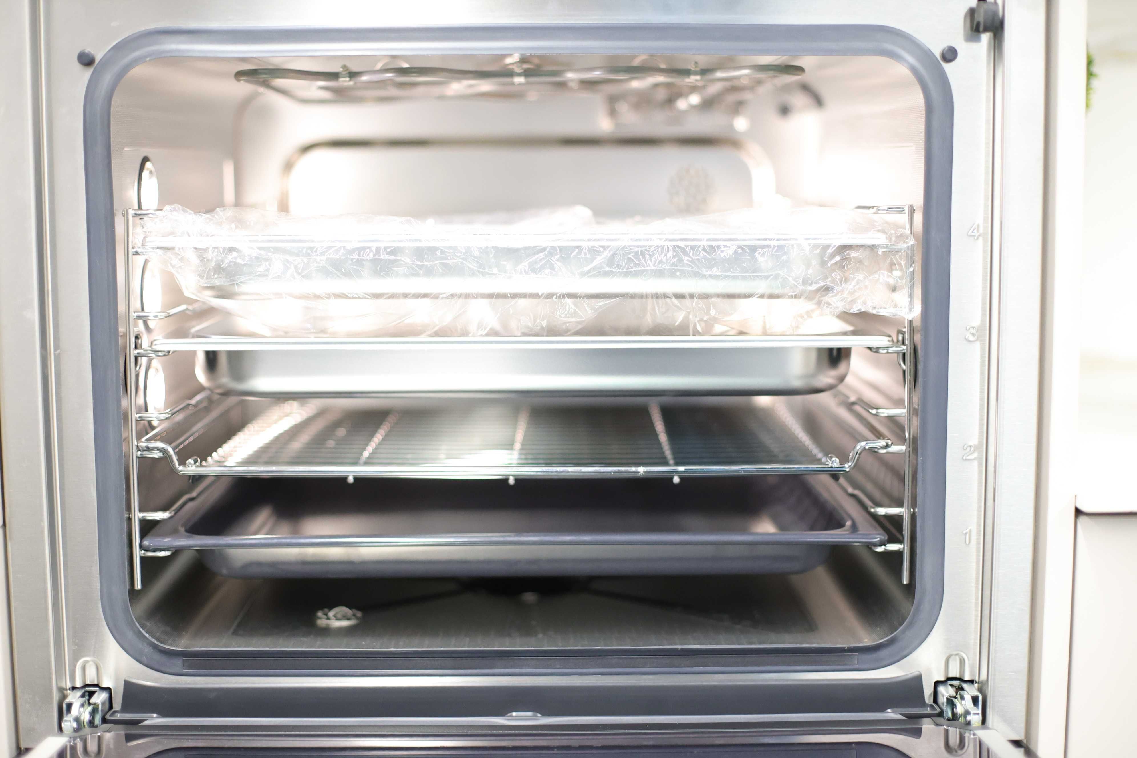 Bezuchwytowy piekarnik parowy Miele DGC 7860 HCX Pro Obsidian Black