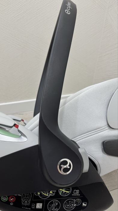 Автокрісло (автолюлька) Cybex Cloud T i-Size plus Platinum White