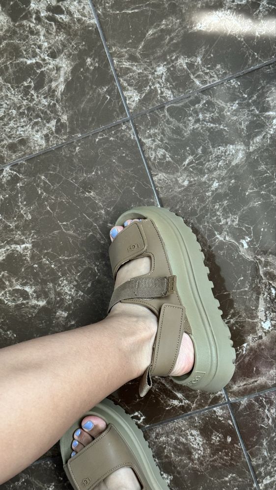Босоніжки ugg goldenglow коричневі 24.5 см 38.5