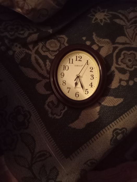 Продам часы настенные