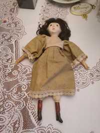 Stara kolekcjonerska lalka