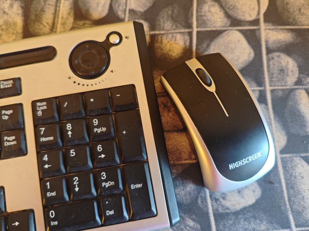 Vendo Conjunto Rato+Teclado HIGHSCREEN KG-0570