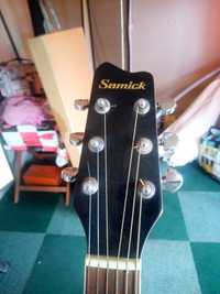 Guitarra Samick.