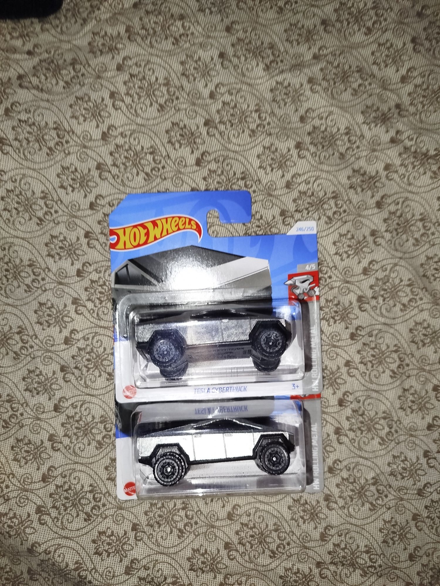 Tesla CyberTruck HotWheels (1 шт) олх доставка