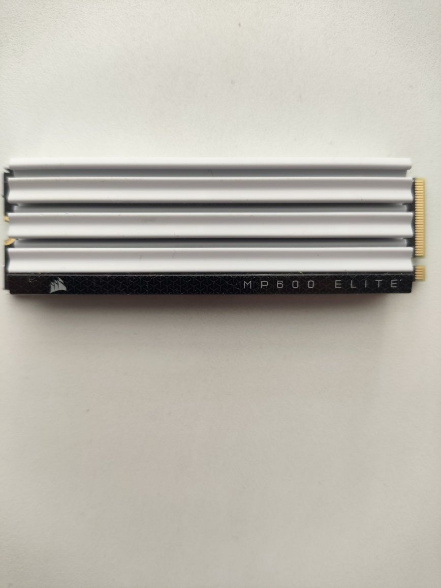SSD диск Corsair MP600 2TB M.2 PCIe NVMe 4.0 3D NAND TLC майже новий