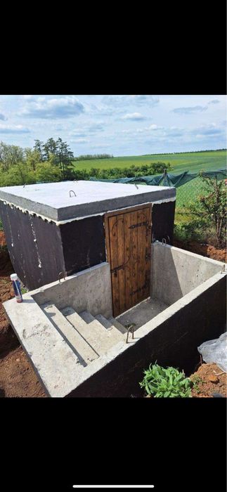 Szambo betonowe/ Žumpa / Piwnica ogrodowa