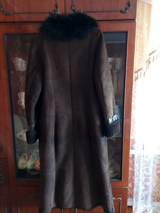 Продам зимову теплу дубленку. В доброму стані