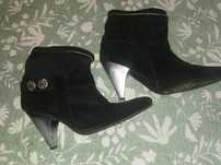 Botins em camurça pretos 37
