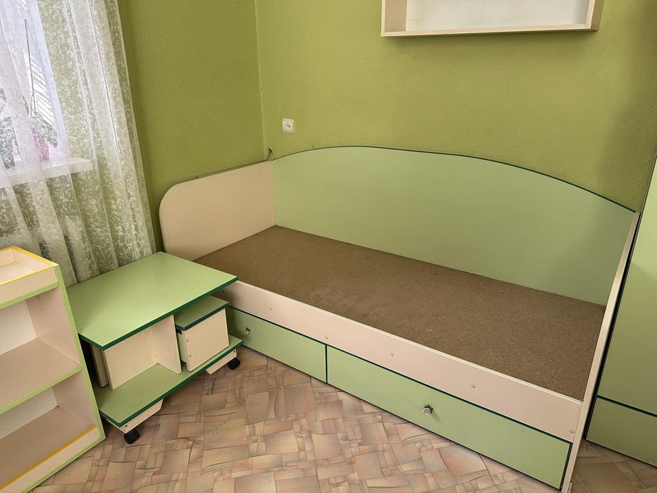 Стелаж- будиночок, Дитяче ліжко, столик