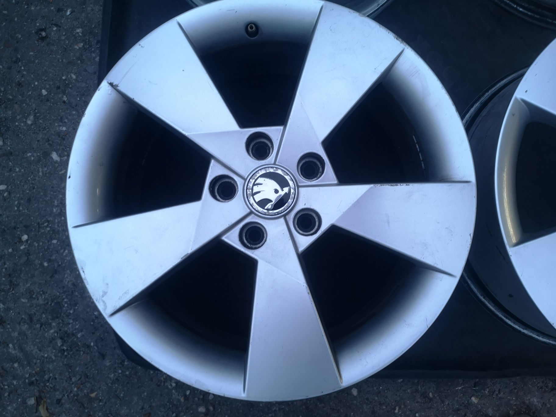 Felgi aluminiowe skoda oem 17 5x112 et49