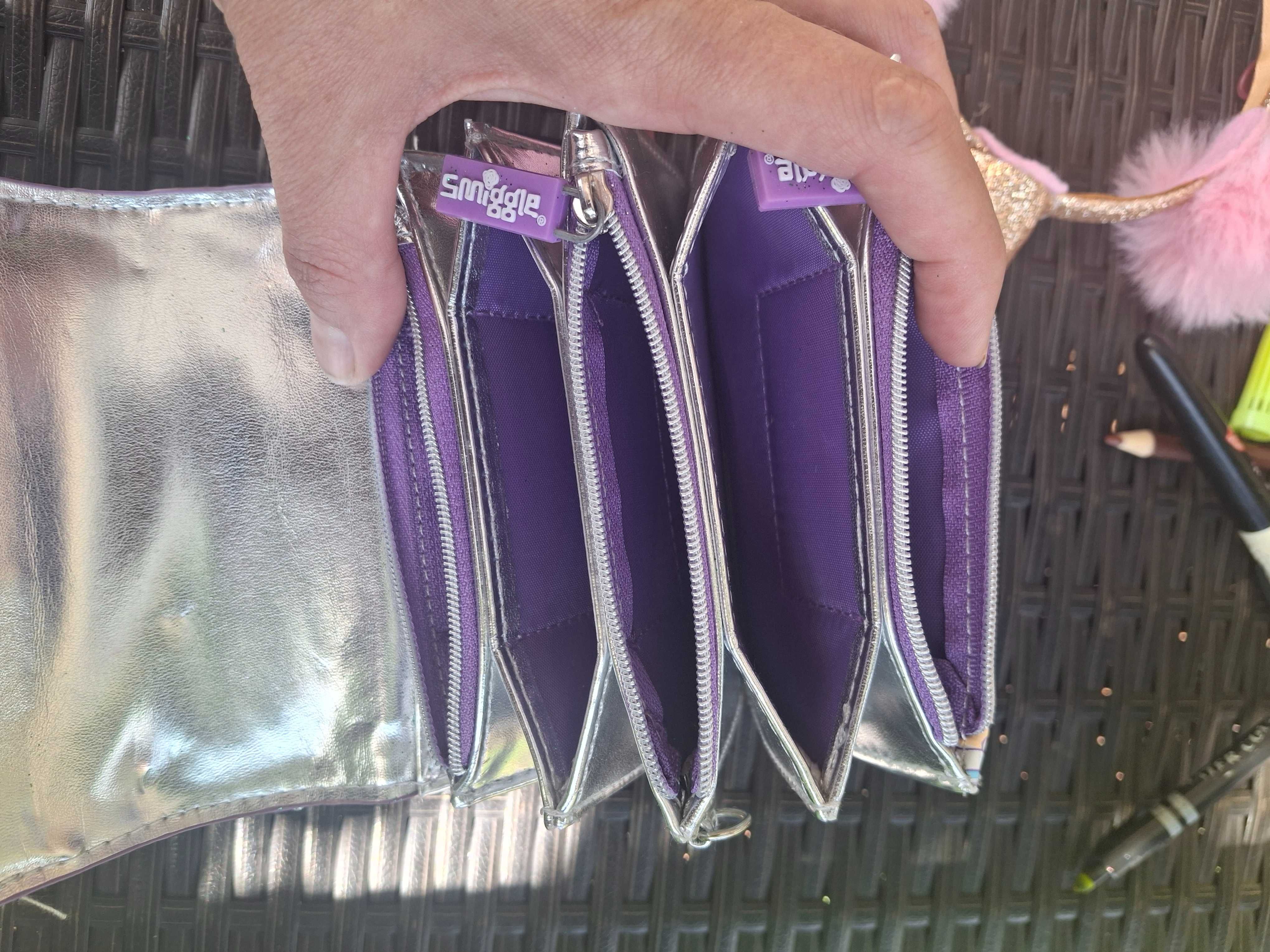 Piekna torebka i jednoczesnie portfel.Z Anglii firmy smiggle.