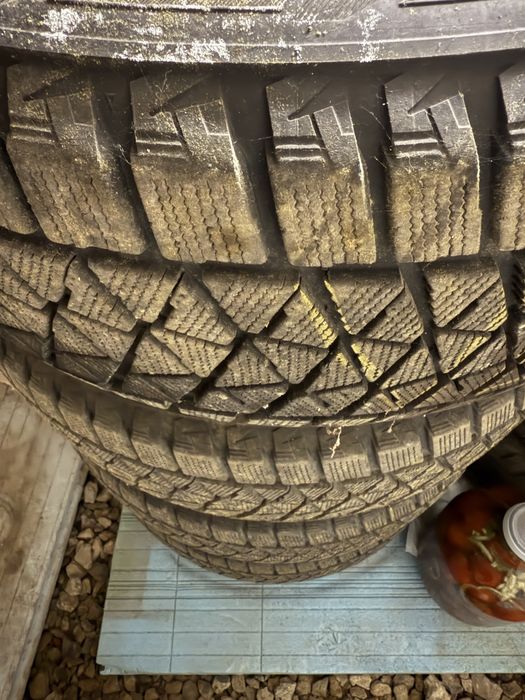 Bridgestone Blizzak 275 55 20