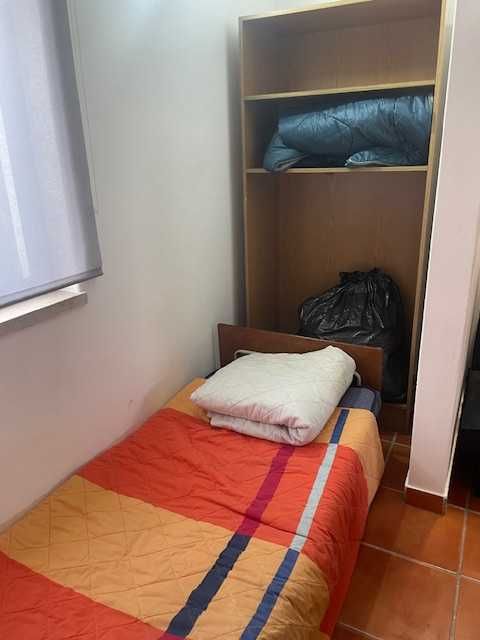 Arrenda-se ESTUDIO T0 e T1  Mobilado