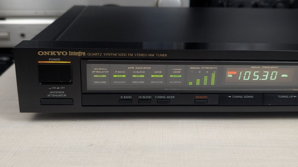 Onkyo integra T-4450 Wysokiej klasy tuner radiowy FM stereo