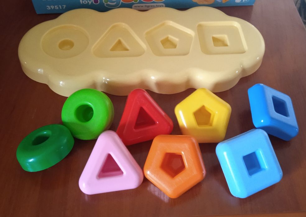 Развивающая игрушка - Магические фигурки . 8 элементов