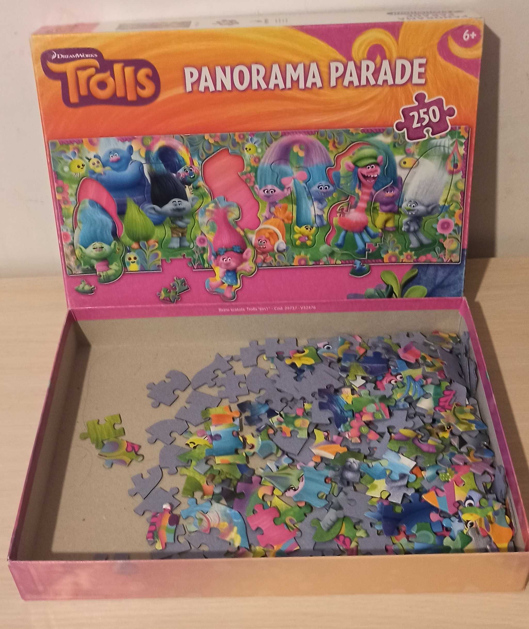 Puzzle Trolle Panorama Parade (250 Elementów)