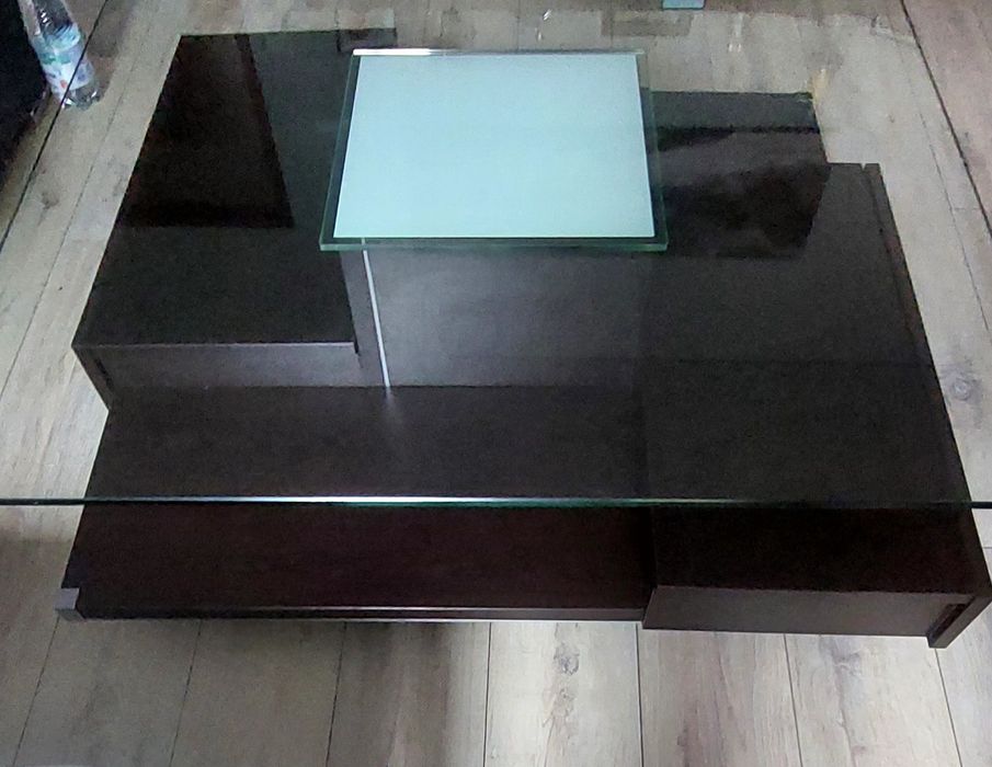 Ława że szklanym blatem