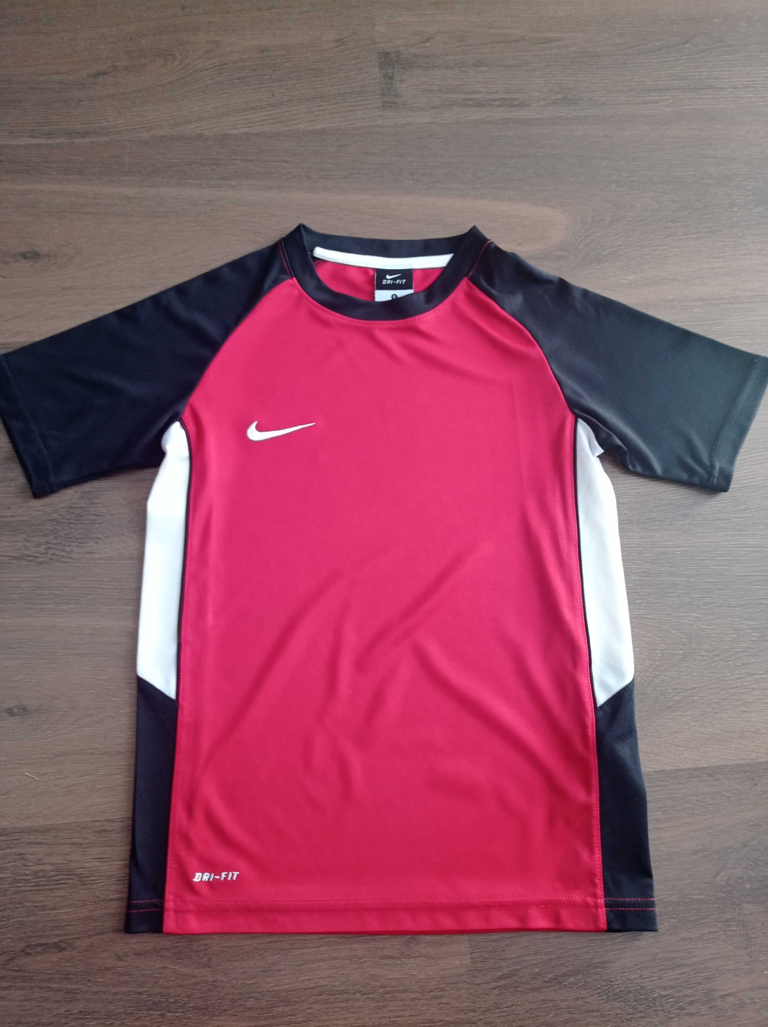 T-shirt Nike rozm. S dla chłopca.