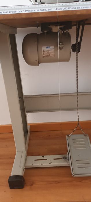 Maquina de pregar botões