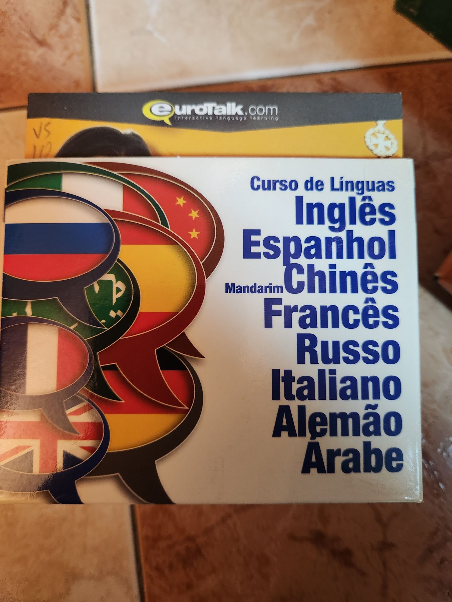 Cursos de línguas antigos com CDS. Cassetes.