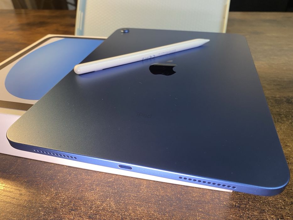 IPad 10gen + rysik Baseus + etui