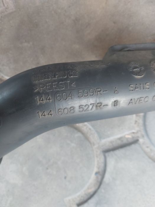 Патрубок інтеркулера 1.5dci лівий  Dacia/Duster/Renault/Kangoo/Clio