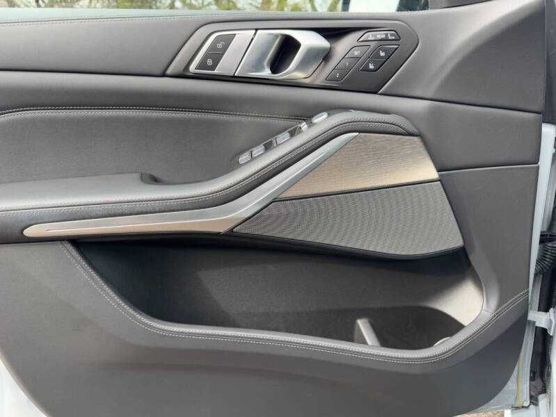 2023 BMW X7 M50I