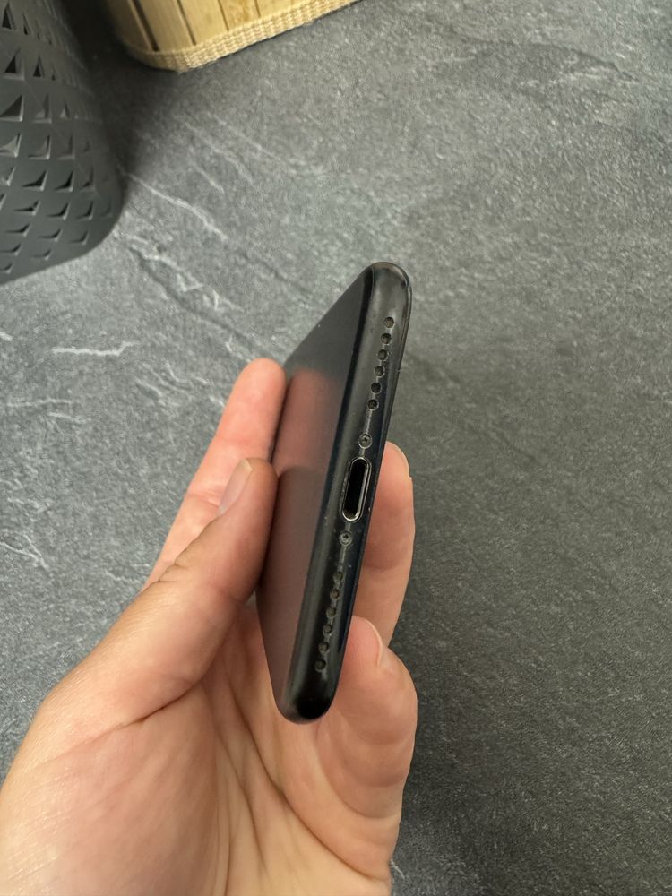 IPhone 7 32GB ze szkłem ochronnym