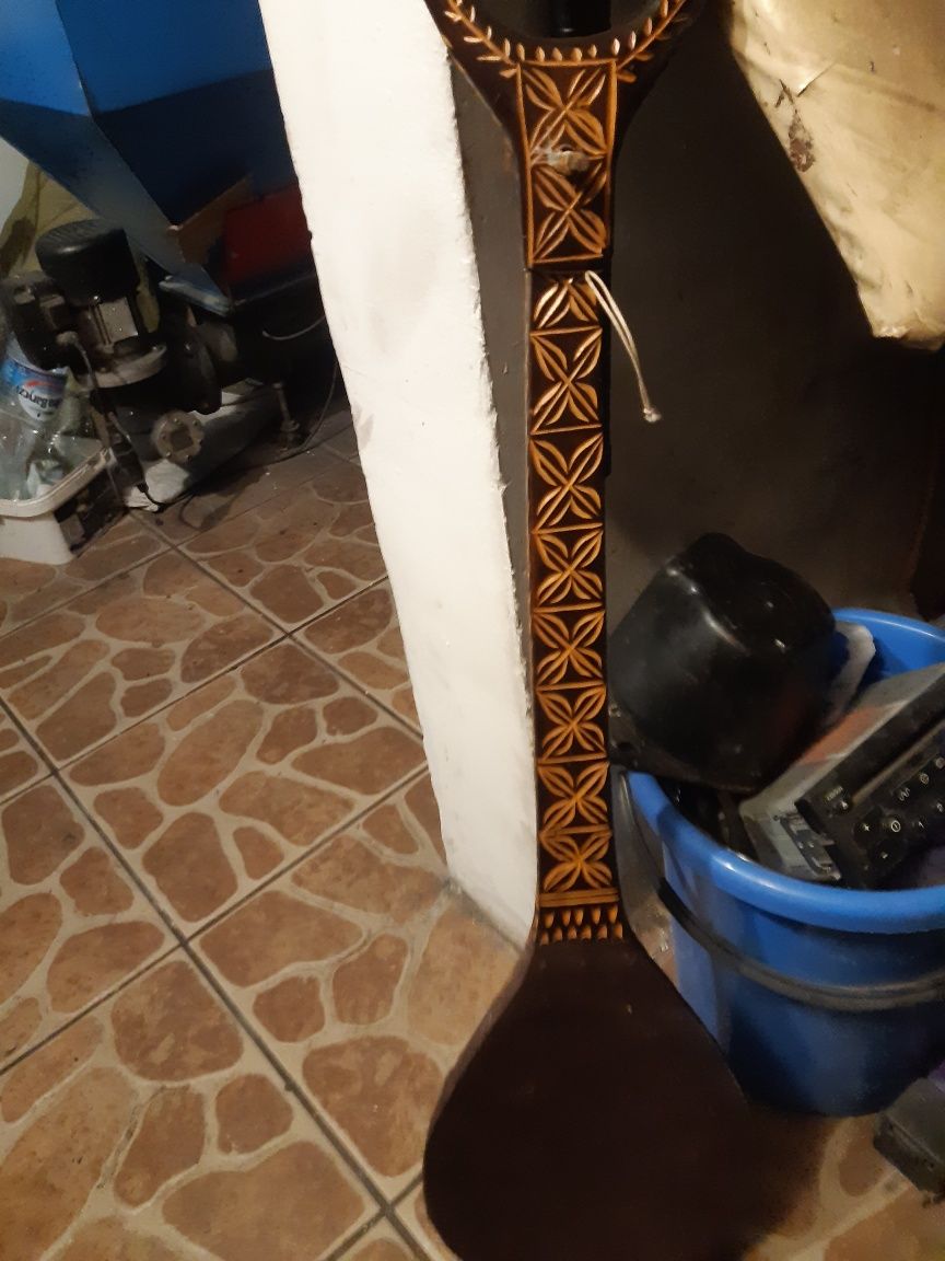 Drewniana artapa gitarka