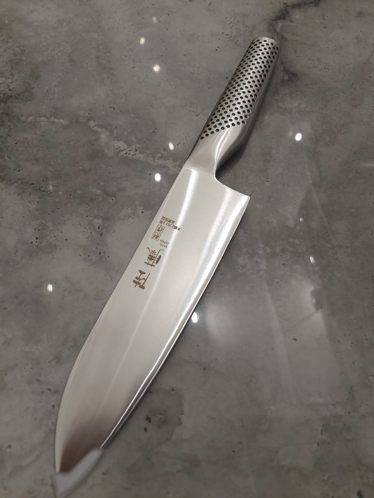 Nóż japonski do sushi Santoku 180 mm G46, piekielnie ostry