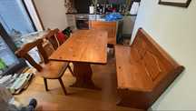 Conjunto mesa, bancos e cadeiras de jantar