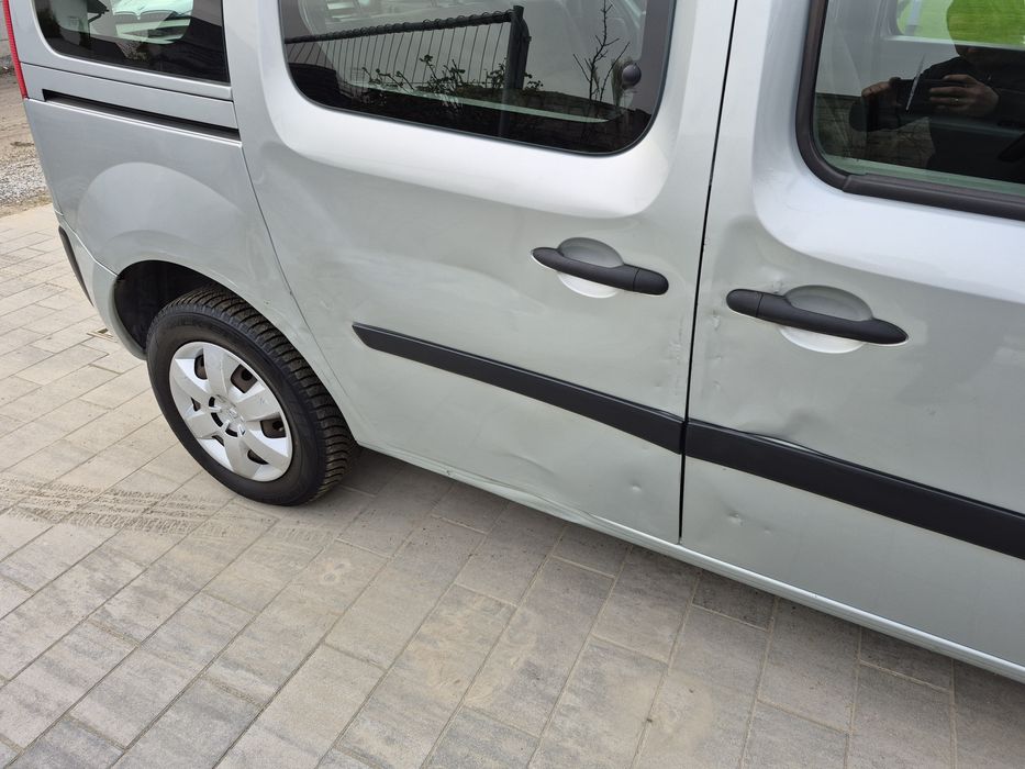 Sprowadzony-5 osób-Klimatyzacja