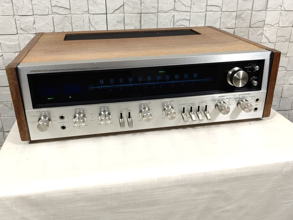 Pioneer SX-828 Unikatowy analogowy amplituner FM stereo vintage