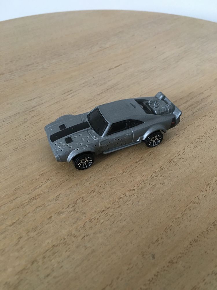 Hot wheels 2017 Ice Charger