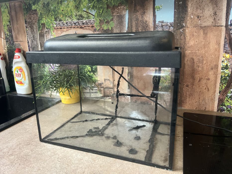 Akwarium szklane z podswietleniem i pokrywą