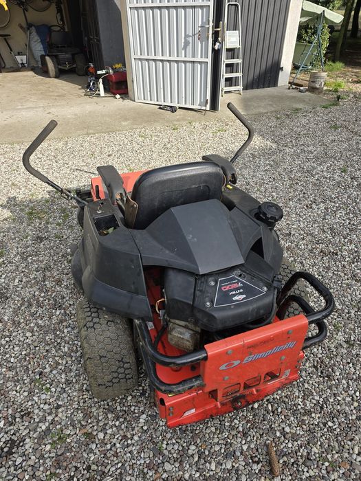 Traktorek simplicity zeroturn ezt2042