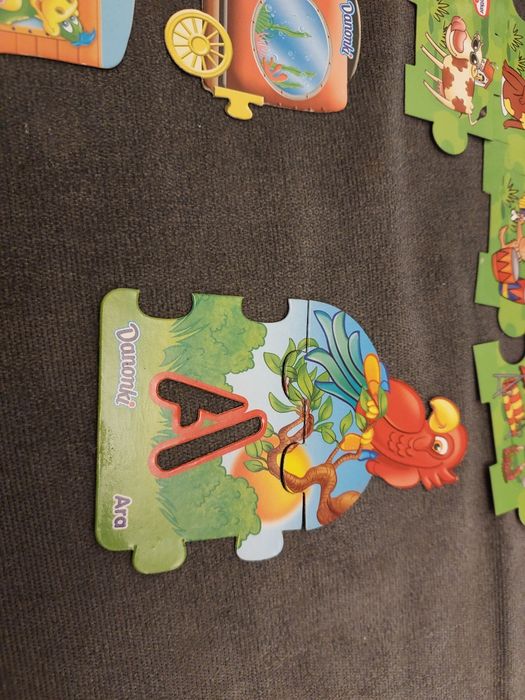 Magnesy danonki literki pociąg puzzle