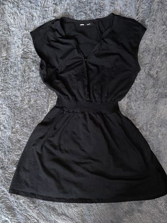 Czarna sukienka damska