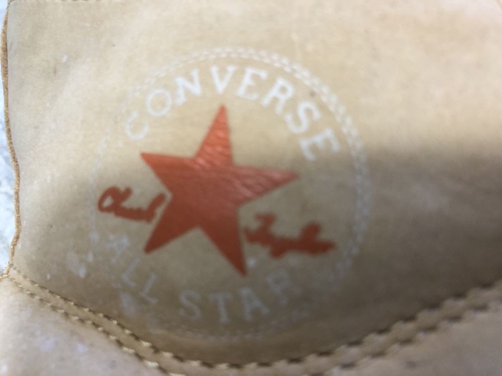 Продам шикарні зимні кросівки фірми Converse на 39 розмір , Оригінал