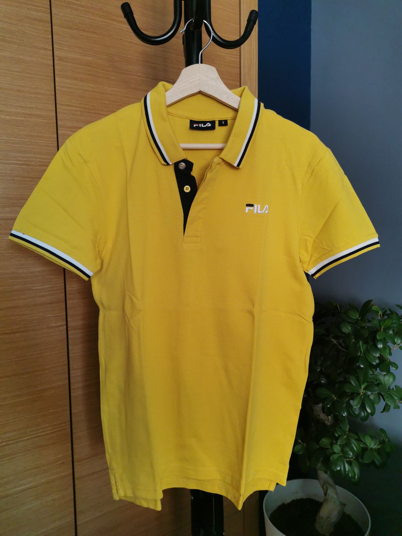 Pólo Amarelo Fila